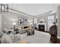 30 - 725 EAGLETRACE DRIVE - 4