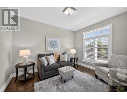 30 - 725 EAGLETRACE DRIVE - 7