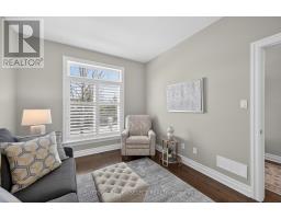 30 - 725 EAGLETRACE DRIVE - 8