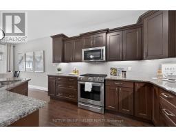 30 - 725 EAGLETRACE DRIVE - 9