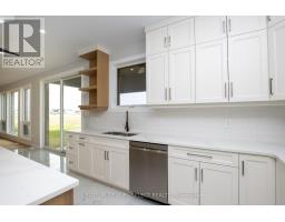 88 OPTIMIST DRIVE - 12