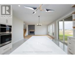 88 OPTIMIST DRIVE - 13