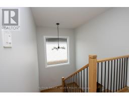 88 OPTIMIST DRIVE - 16