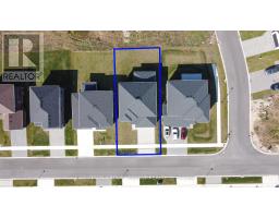 88 OPTIMIST DRIVE - 2