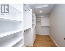 88 OPTIMIST DRIVE - 23