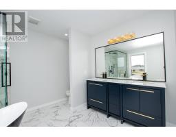 88 OPTIMIST DRIVE - 25