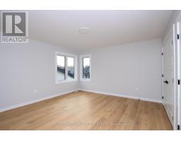 88 OPTIMIST DRIVE - 26