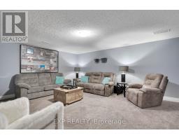 493 BENNETT CRESCENT - 26