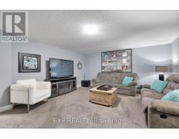 493 BENNETT CRESCENT - 28