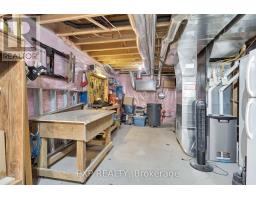 493 BENNETT CRESCENT - 33