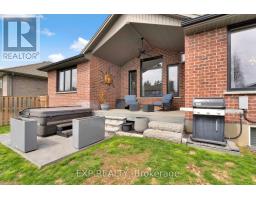 493 BENNETT CRESCENT - 39