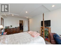 1207 - 380 KING STREET - 17