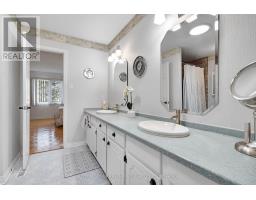 18 - 55 FIDDLERS GREEN ROAD - 30