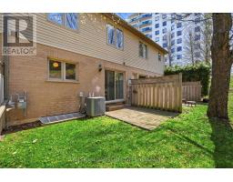 16 - 270 NORTH CENTRE ROAD - 30