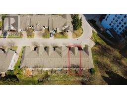 16 - 270 NORTH CENTRE ROAD - 33