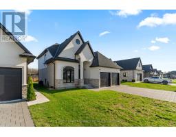 160 FOXBOROUGH PLACE - 2