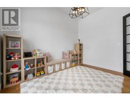 160 FOXBOROUGH PLACE - 6