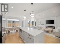 52 - 383 DAVENTRY WAY - 15