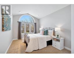 299 AMBLESIDE DRIVE - 31