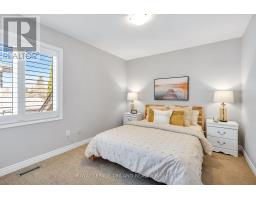 299 AMBLESIDE DRIVE - 33