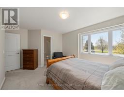 71 - 1061 EAGLETRACE DRIVE - 25