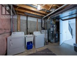 71 - 1061 EAGLETRACE DRIVE - 37