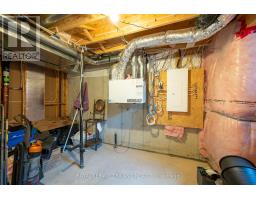 71 - 1061 EAGLETRACE DRIVE - 38