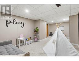 176 CANTERBURY DRIVE - 40