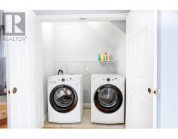 1048 DUNDAS STREET - 13