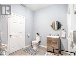 1048 DUNDAS STREET - 17