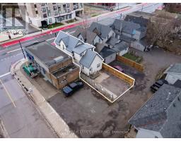 1048 DUNDAS STREET - 41