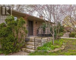 596 RIDGEWOOD CRESCENT - 3