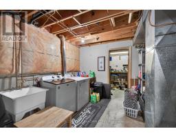 9 BONAPARTE LANE - 32