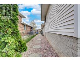 44 GOLFDALE CRESCENT - 37
