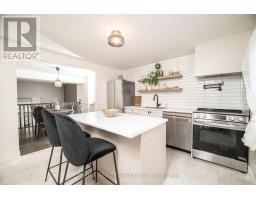 70 - 300 SANDRINGHAM CRESCENT - 10
