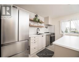 70 - 300 SANDRINGHAM CRESCENT - 11