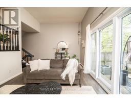 70 - 300 SANDRINGHAM CRESCENT - 5
