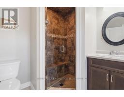 38 VEALE CRESCENT - 28
