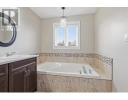 38 VEALE CRESCENT - 29