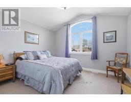 38 VEALE CRESCENT - 33