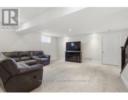 38 VEALE CRESCENT - 38