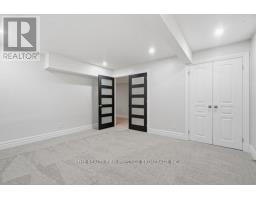 38 VEALE CRESCENT - 41