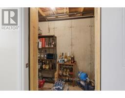 38 VEALE CRESCENT - 44