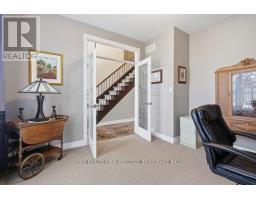 38 VEALE CRESCENT - 7