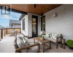 1055 TRAILSWAY AVENUE - 32