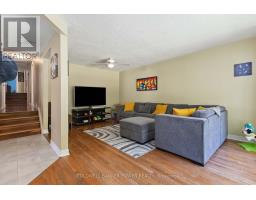 38 BARRETT CRESCENT - 9