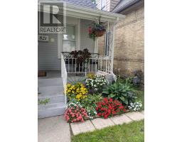 821 QUEENS AVENUE - 2