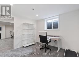 10 ASHBERRY PLACE - 36