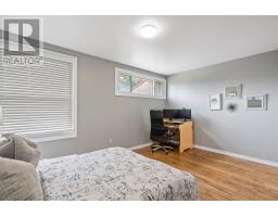 56 - 642 WONDERLAND ROAD S - 23