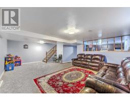 2 PINEGROVE CRESCENT - 35